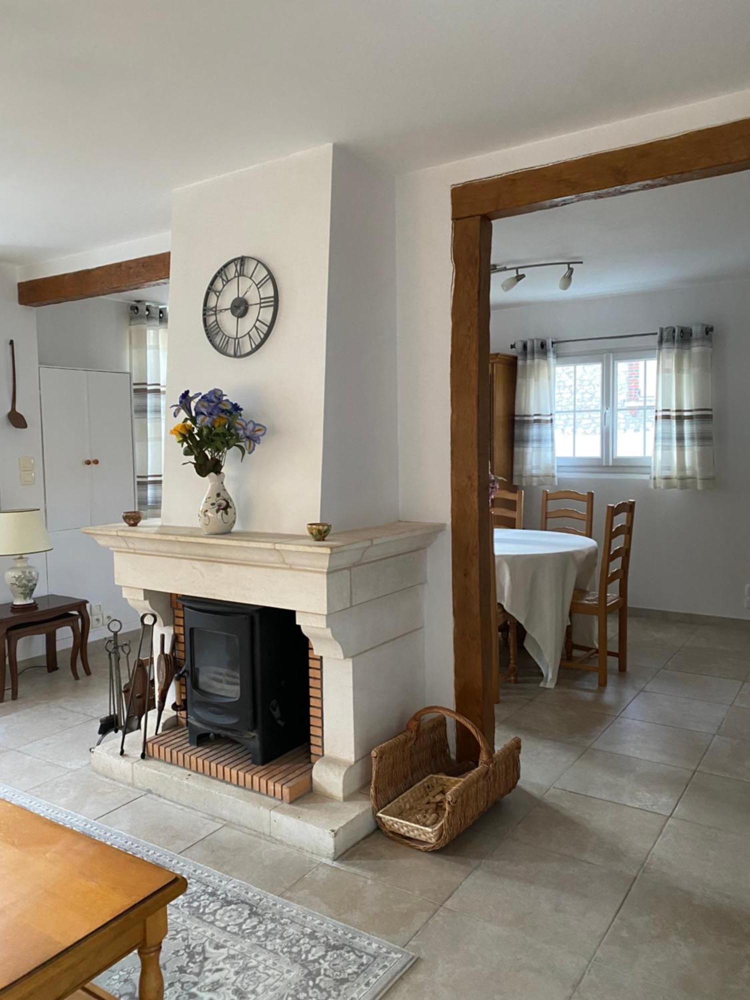 Holiday home Maison Familiale Au Coeur De La Vallee De L'eure Breuilpont